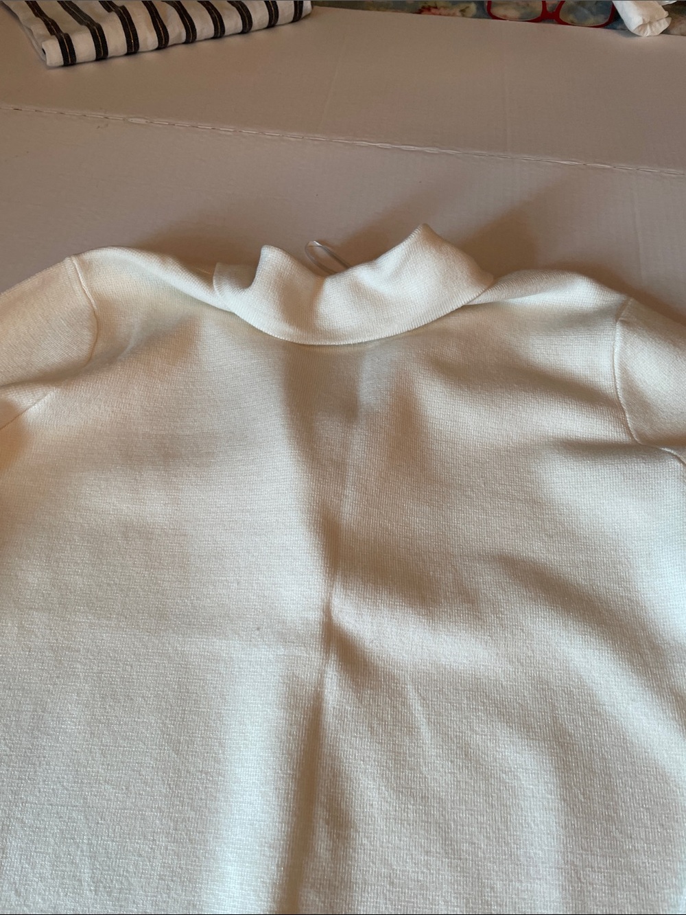 Cyrus Devotion White Women’s Cardigan Sweater - Picture 6 of 12